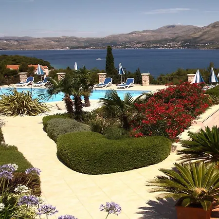 Apartment Alegria - With Patio And Garden View