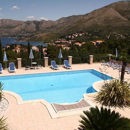 Alegria - With Patio And Garden View