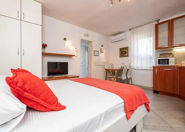 Alegria - With Patio And Garden View Apartmán *