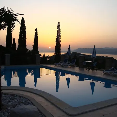 Alegria - With Patio And Garden View *